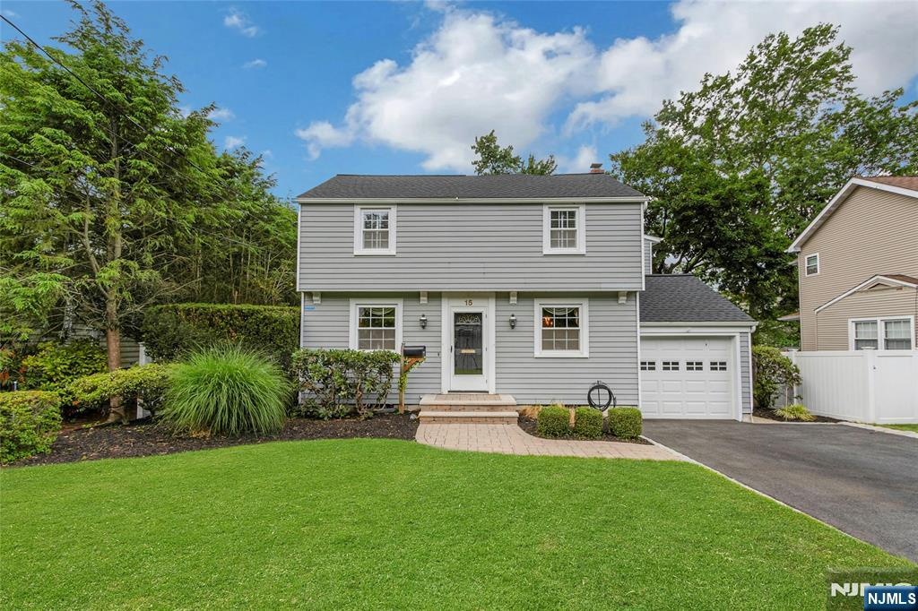 15 Colonial Road Property Photo 34