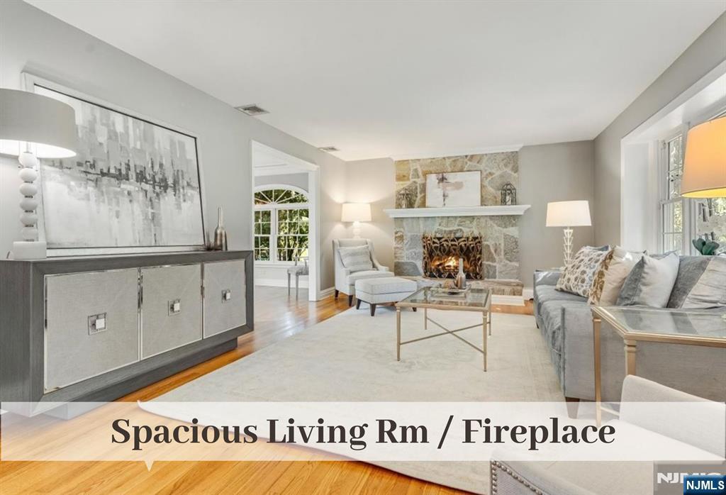 25 Ripplewood Drive Property Photo 7