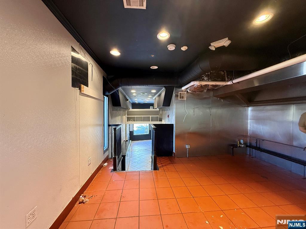 534 Kearny Avenue Store Right Property Photo 4
