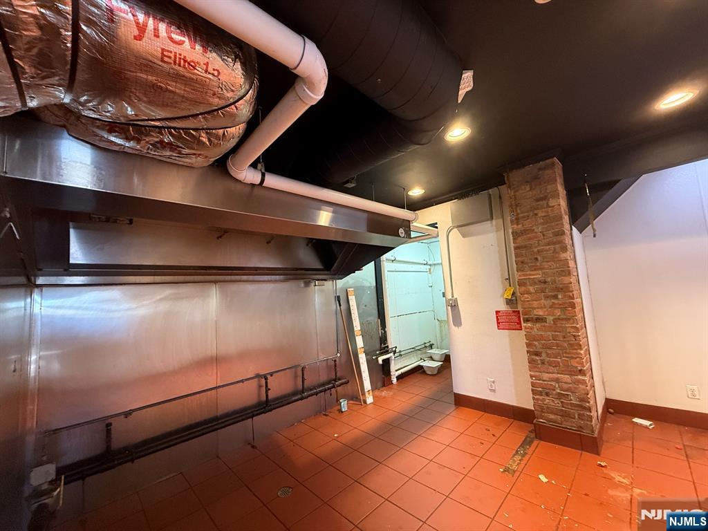 534 Kearny Avenue Store Right Property Photo 7
