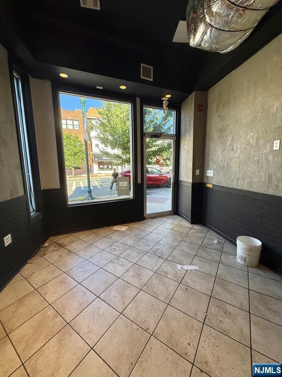 534 Kearny Avenue Store Right Property Photo 8