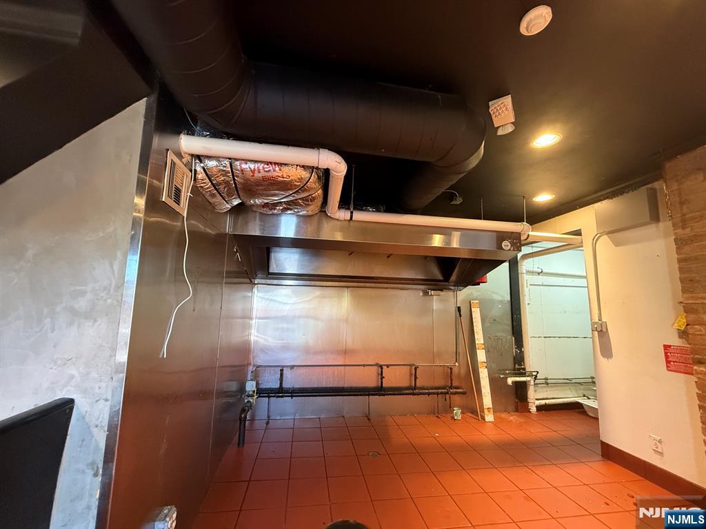 534 Kearny Avenue Store Right Property Photo 10