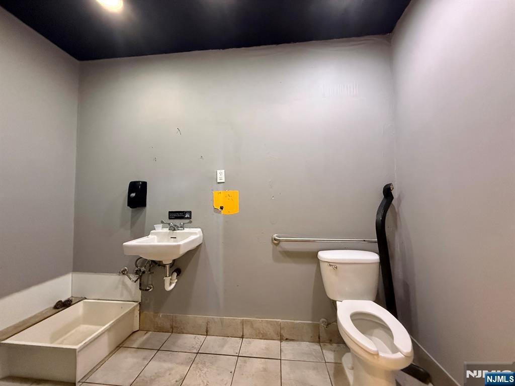 534 Kearny Avenue Store Right Property Photo 14