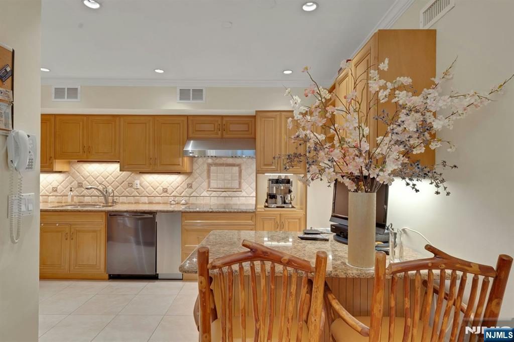 2 Eliot Court Property Photo 9