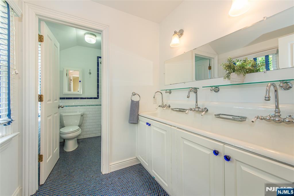 181 Sunset Avenue Property Photo 33