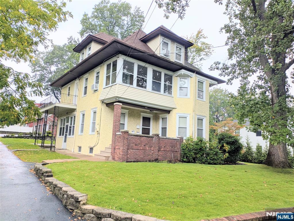 438 Van Dyke Street Property Photo 1