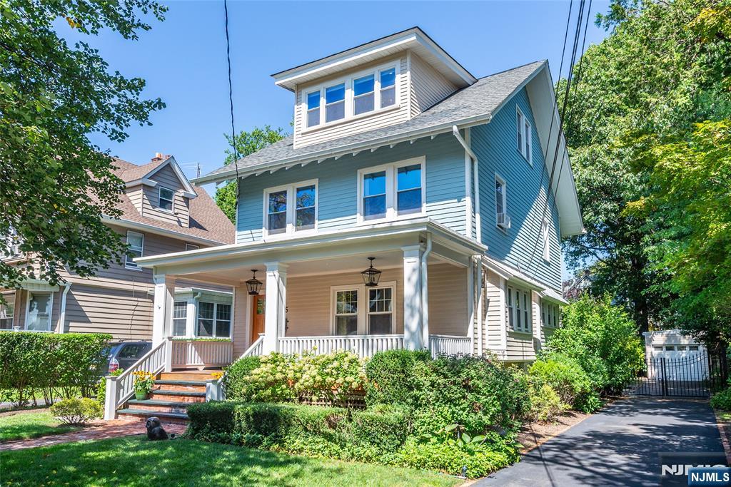 85 Evergreen Avenue Property Photo 2