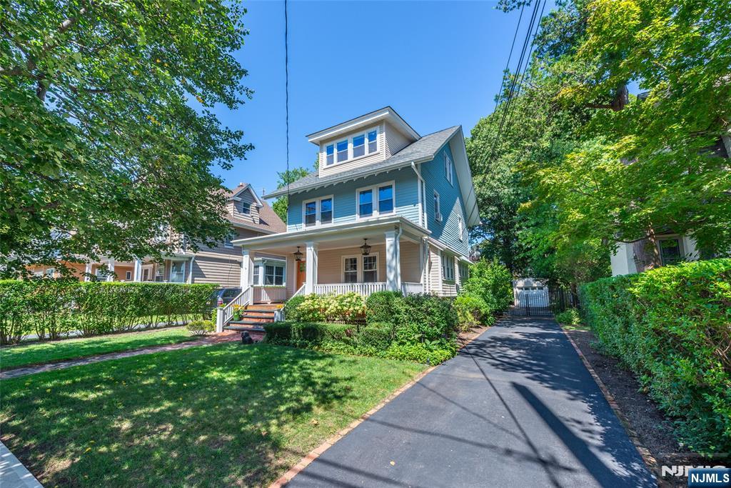 85 Evergreen Avenue Property Photo 3