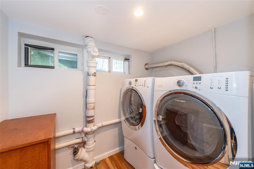 85 Evergreen Avenue Property Photo 29