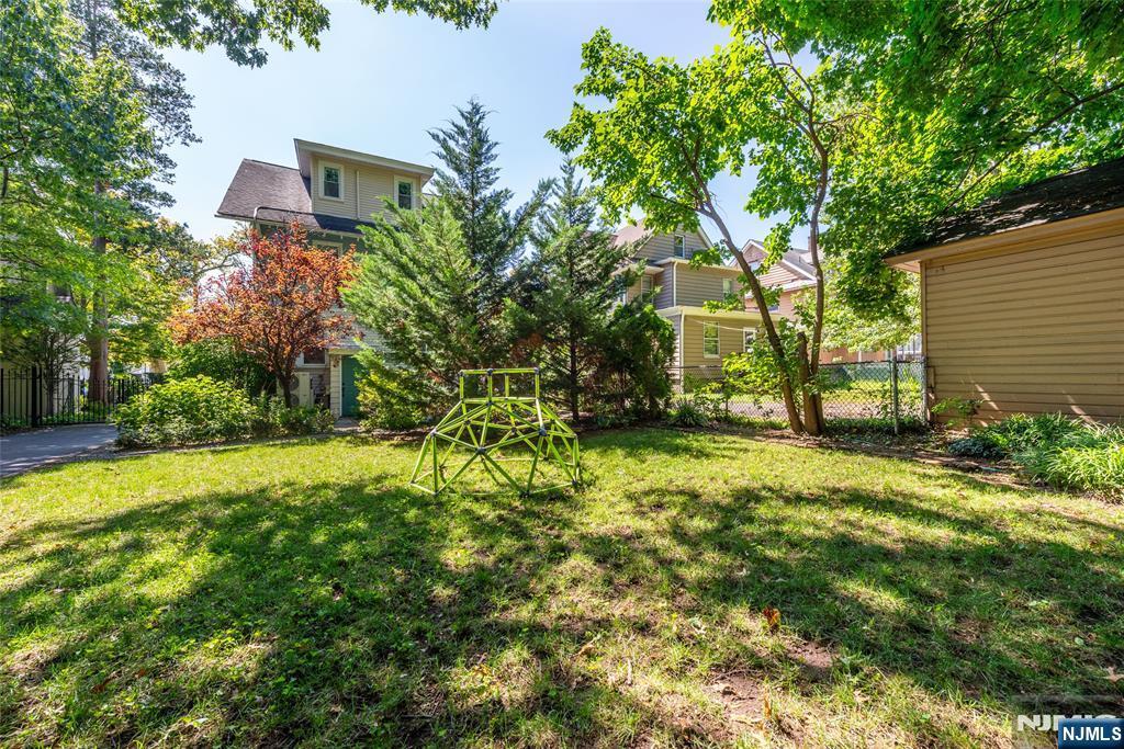 85 Evergreen Avenue Property Photo 31