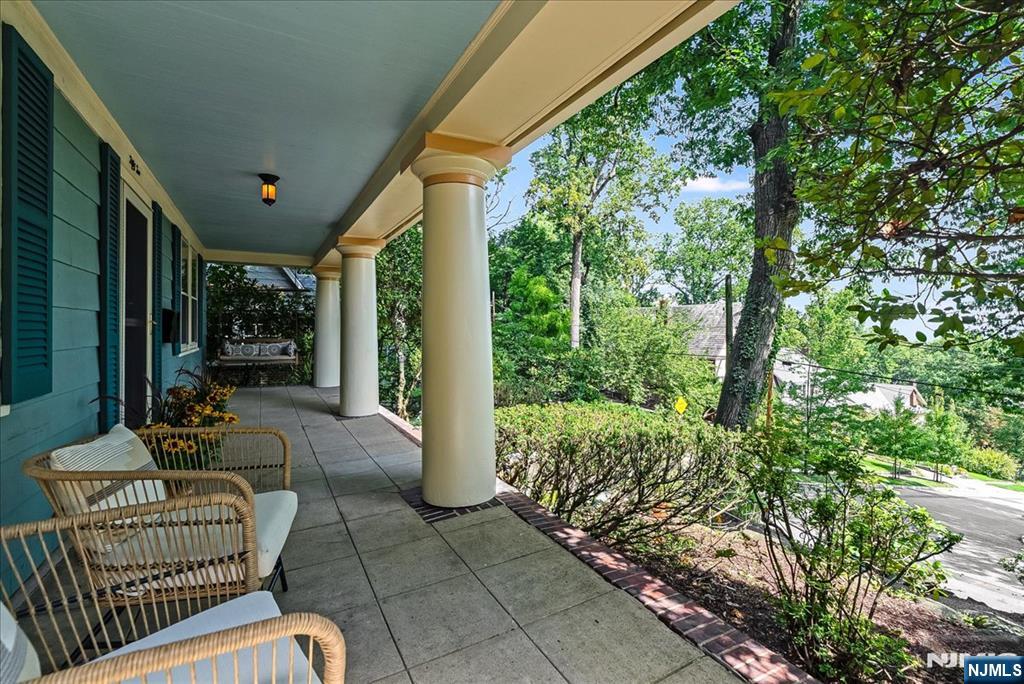 52 Warfield Street Property Photo 2