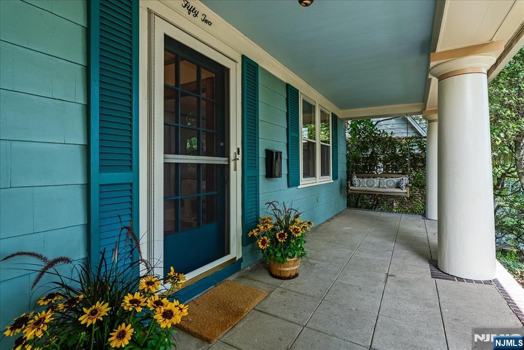 52 Warfield Street Property Photo 3