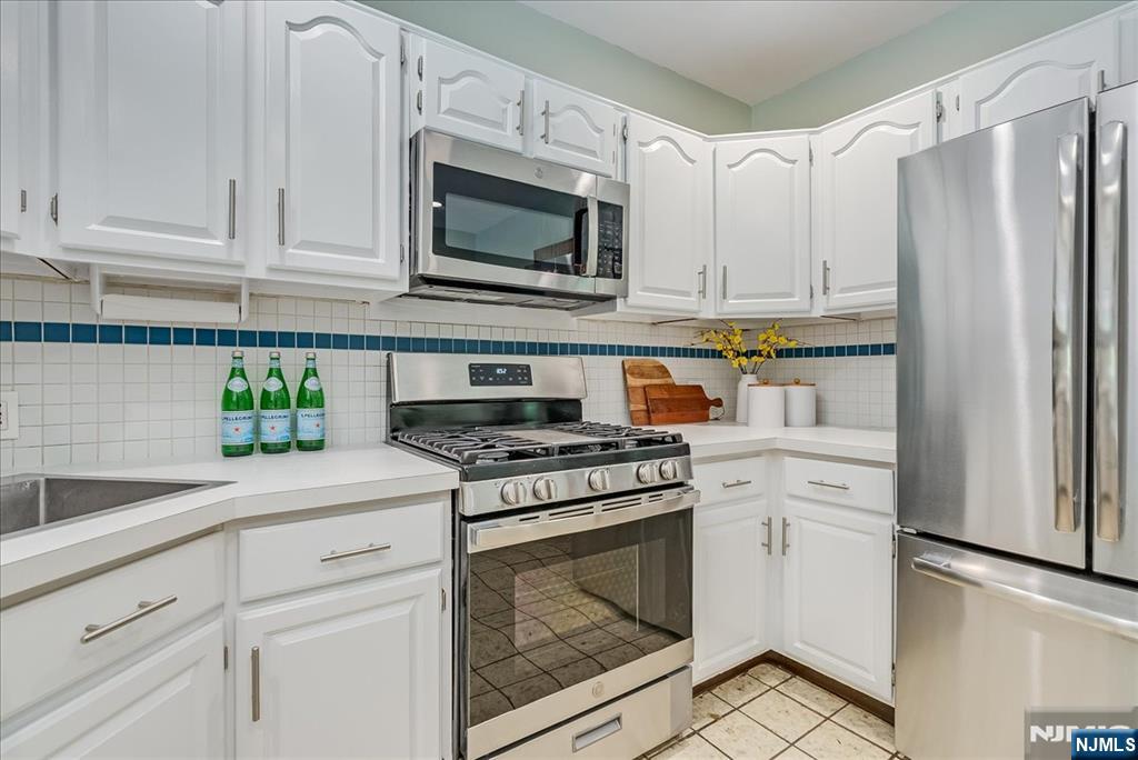 52 Warfield Street Property Photo 17