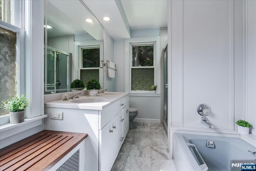 52 Warfield Street Property Photo 23