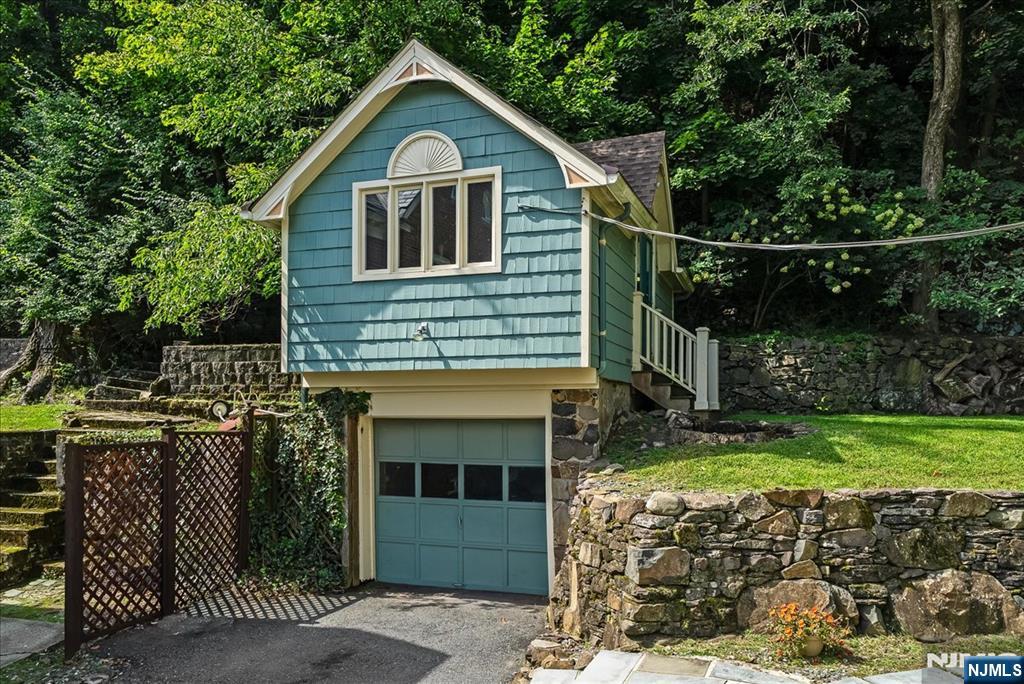 52 Warfield Street Property Photo 38