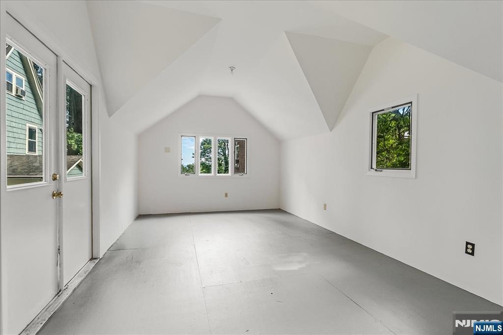 52 Warfield Street Property Photo 39