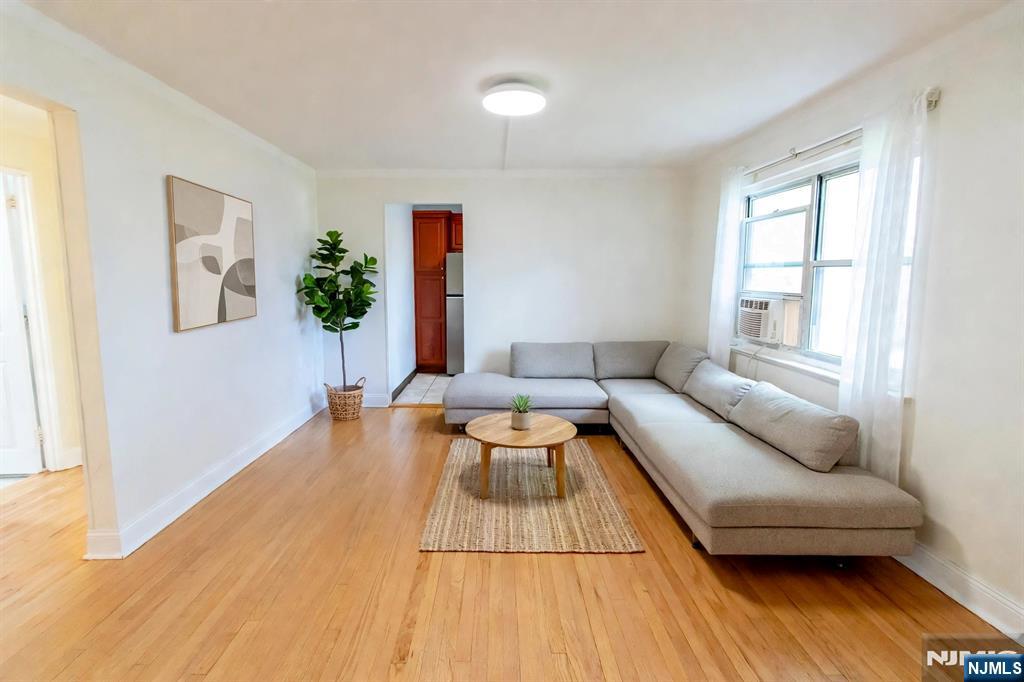 370 Esplanade 21 Property Photo 1