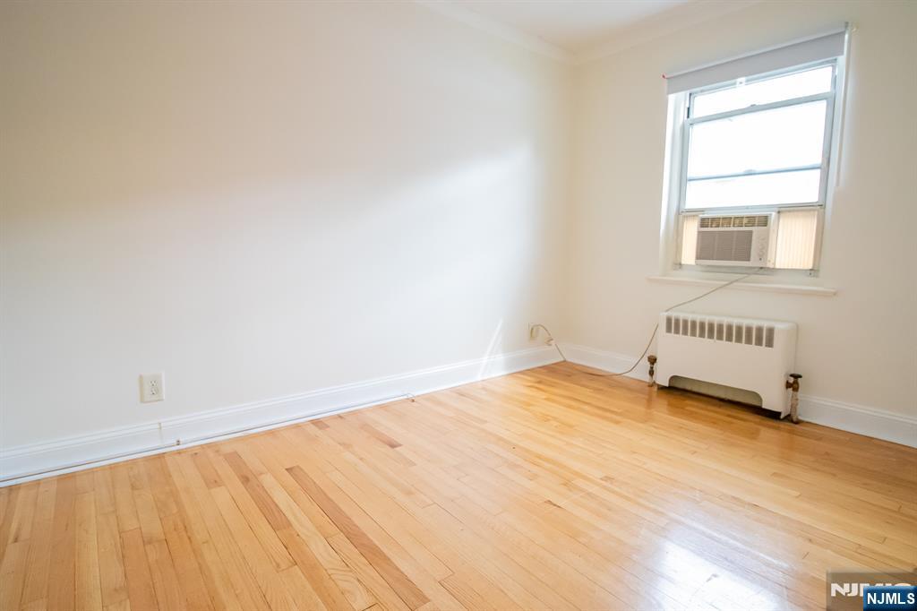 370 Esplanade 21 Property Photo 9
