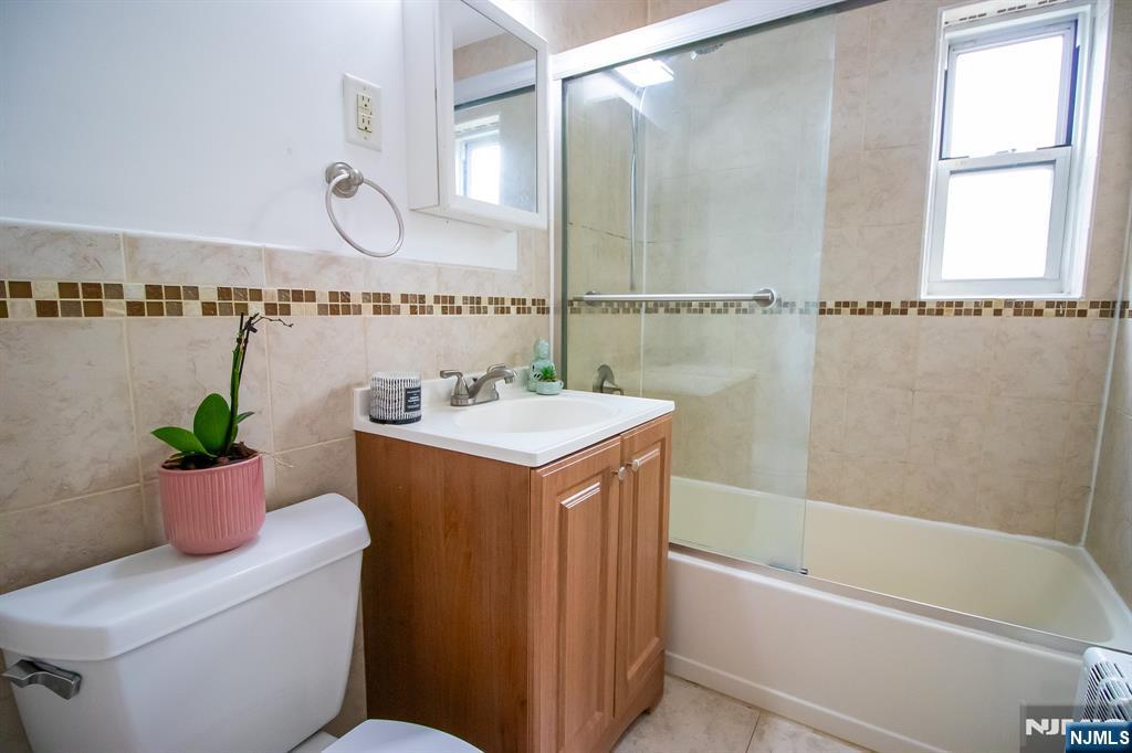 370 Esplanade 21 Property Photo 10