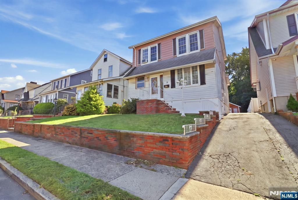 28 Perry Street Property Photo 1