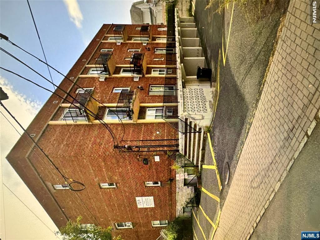 68 E Main Street 8 Property Photo 1