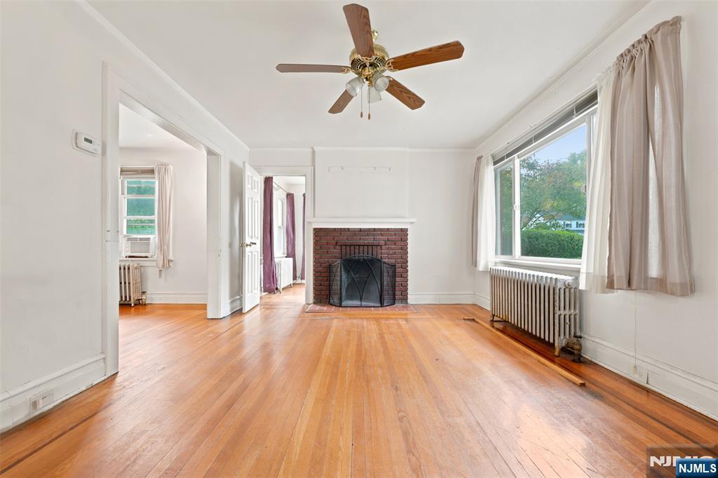 1481 Endicott Terrace Property Photo 4
