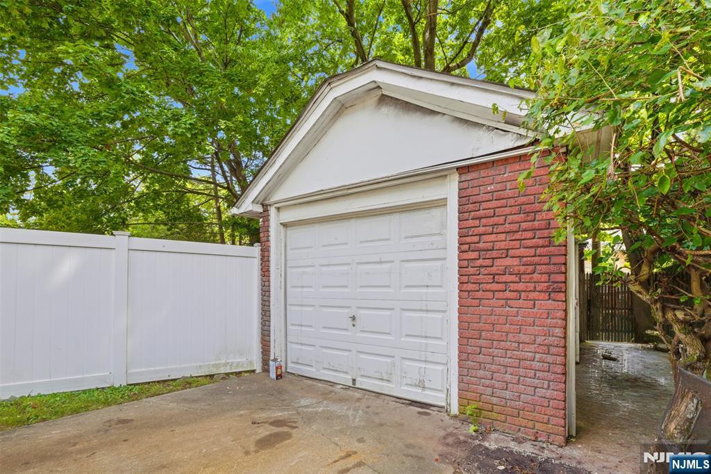 1481 Endicott Terrace Property Photo 25