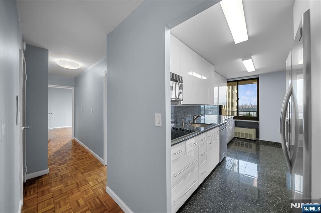 200 Winston Drive 718 Property Photo 10