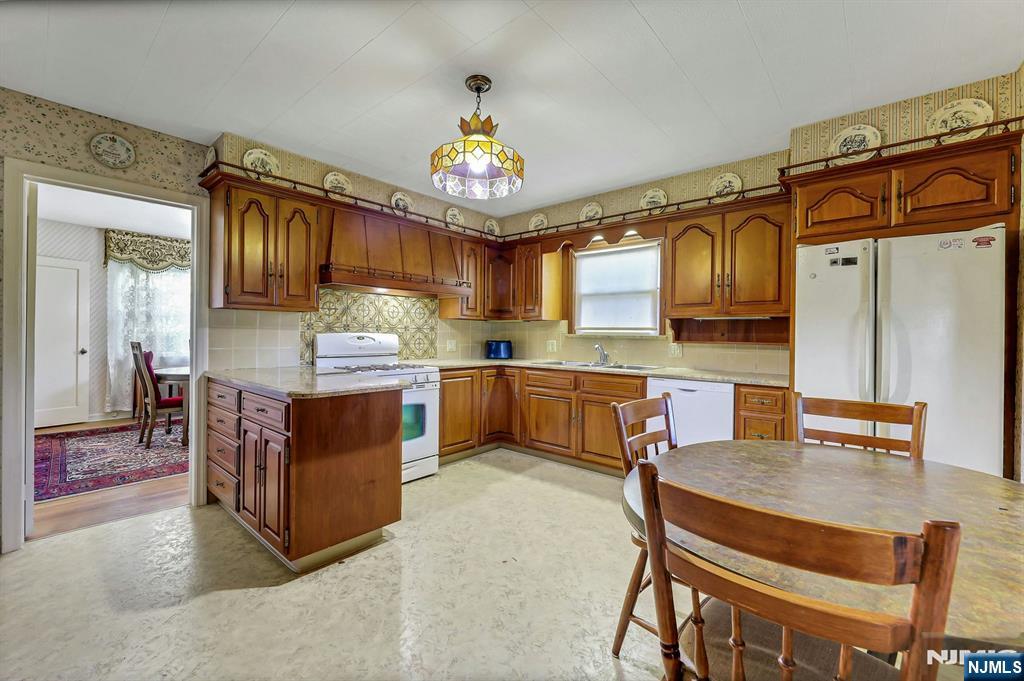 979 River Road Property Photo 8
