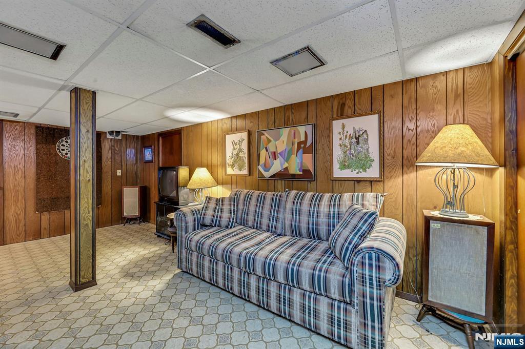 979 River Road Property Photo 19