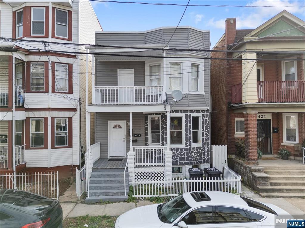 422 Jelliff Avenue Property Photo 1