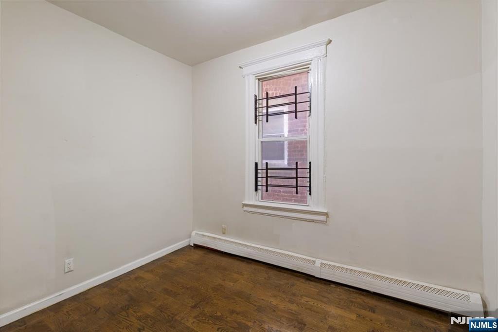 422 Jelliff Avenue Property Photo 9