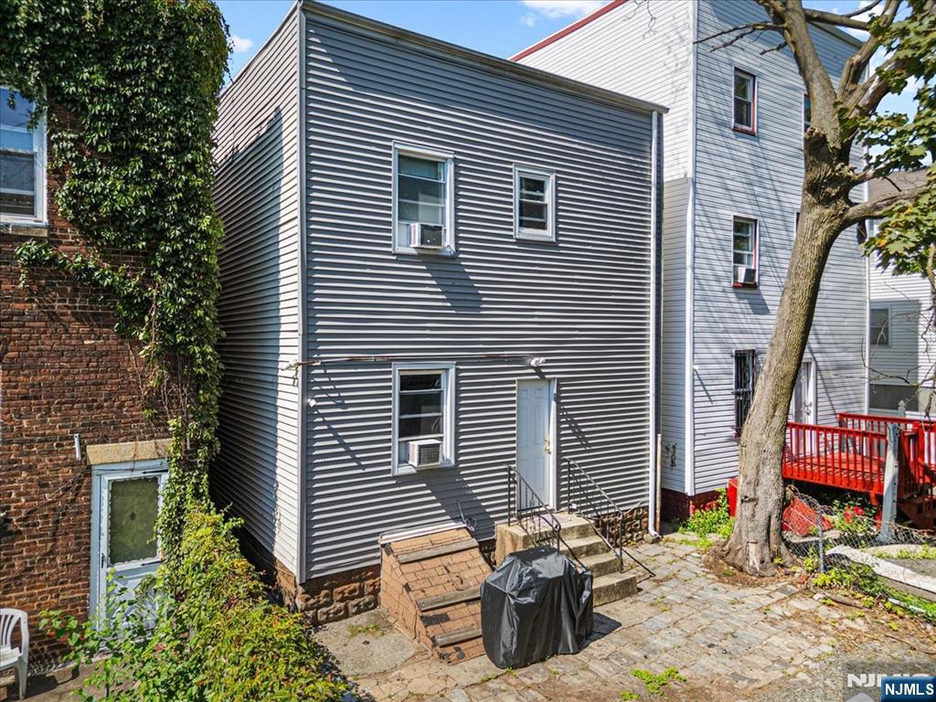 422 Jelliff Avenue Property Photo 36
