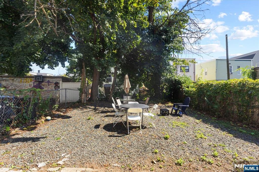 422 Jelliff Avenue Property Photo 38