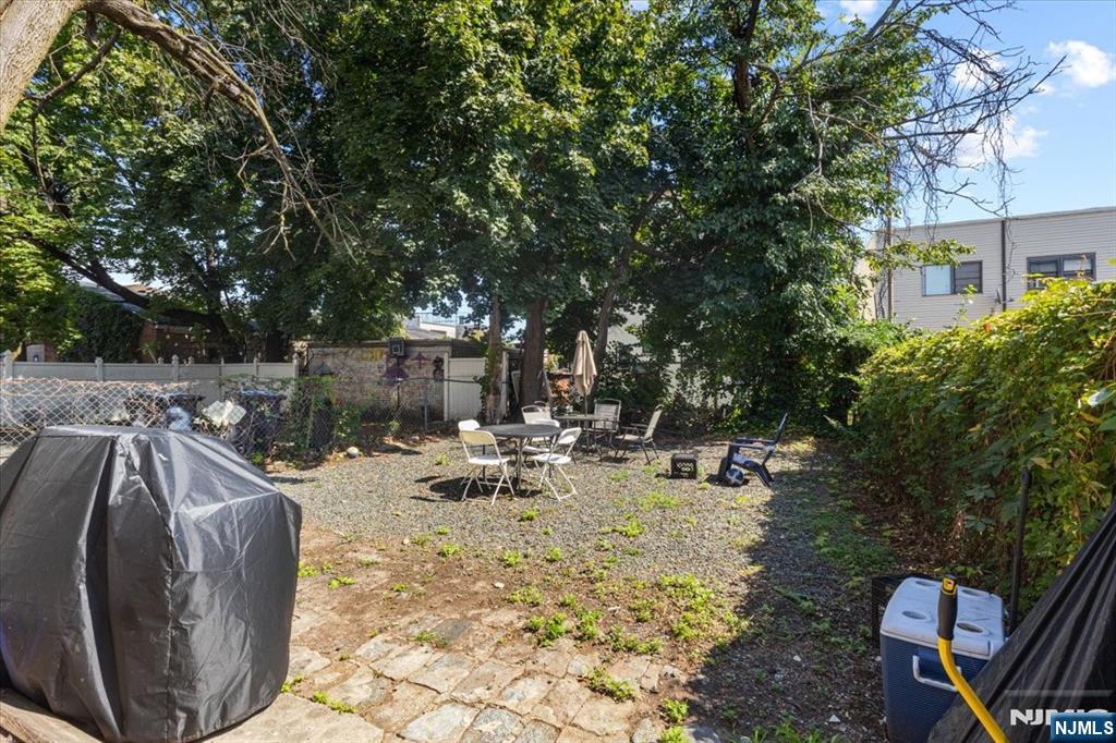 422 Jelliff Avenue Property Photo 39