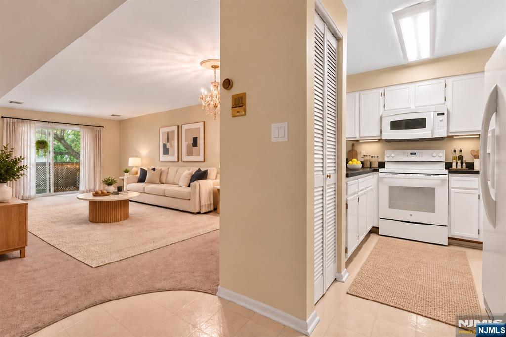 19 Plauderville Avenue 208 Property Photo 7
