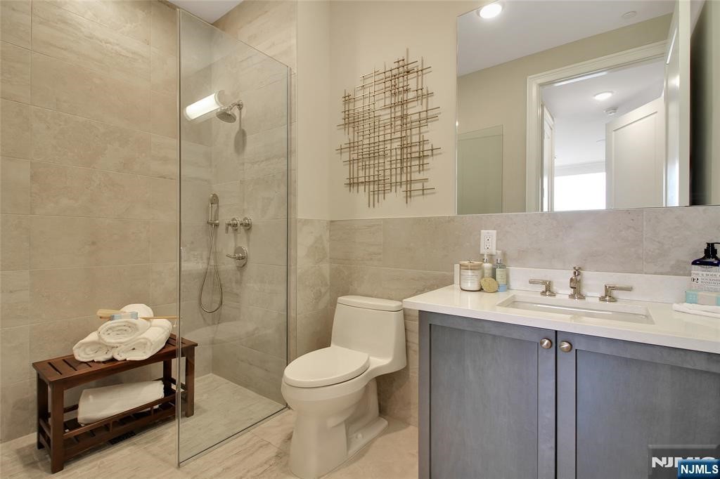 3 Somerset Lane 113 Property Photo 14