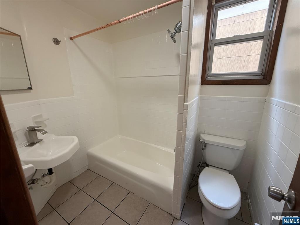 207 Manor Avenue 2 Property Photo 5