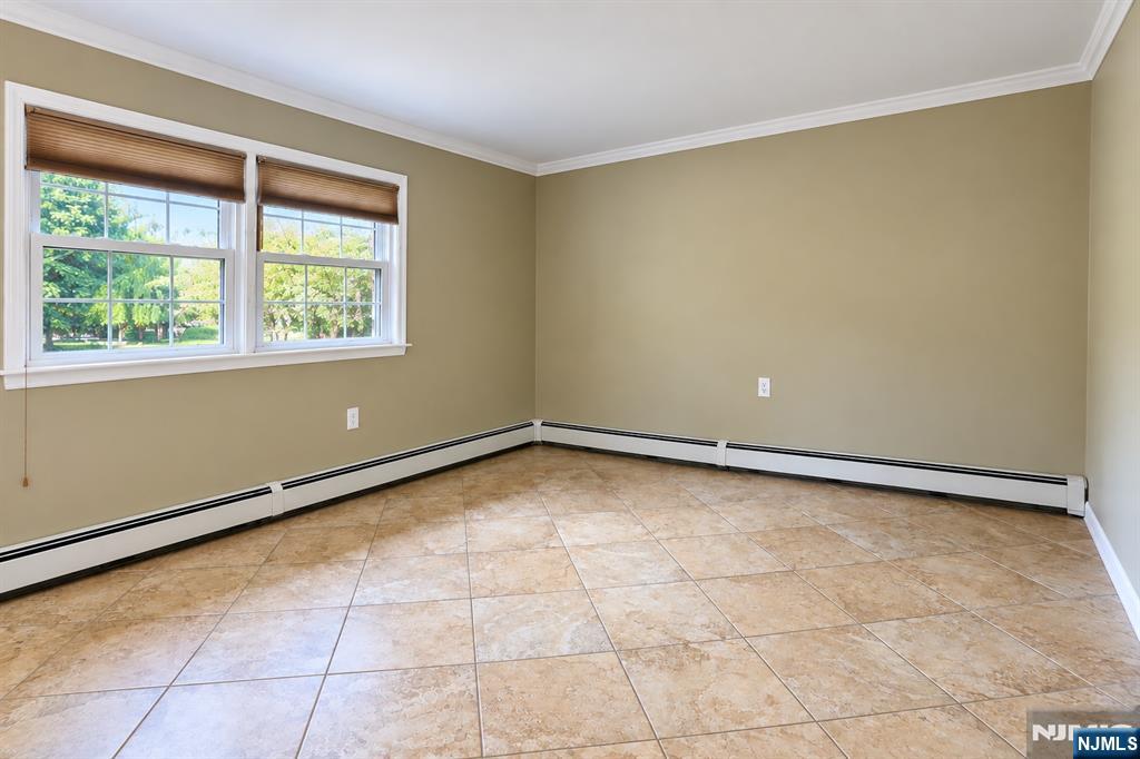 675 Columbia Street Property Photo 5