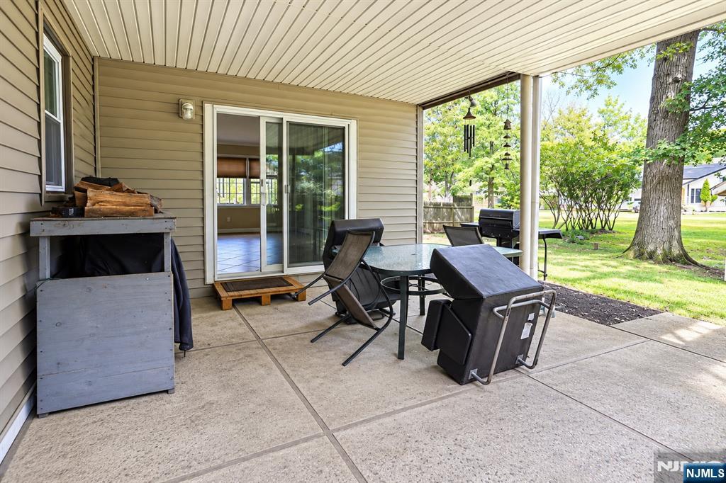 675 Columbia Street Property Photo 8