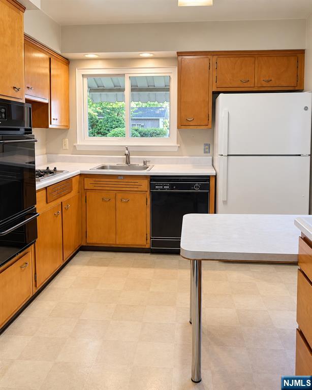 57 Francine Property Photo 6