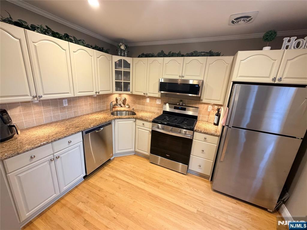 1124 Valley Road 1a Property Photo 6