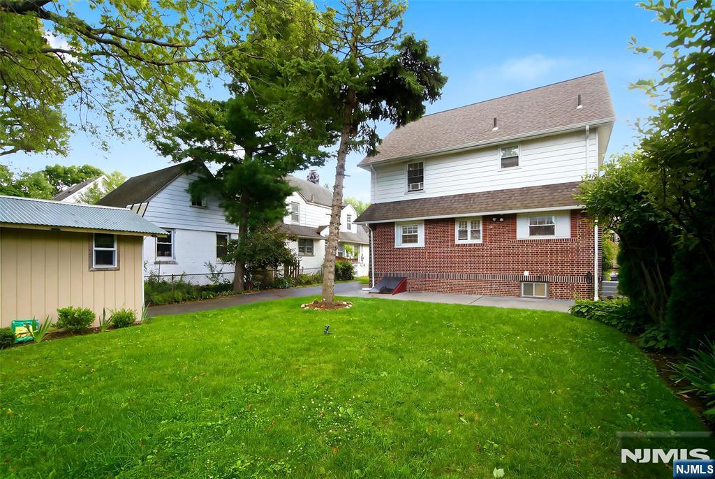 351 W Griggs Avenue Property Photo 9