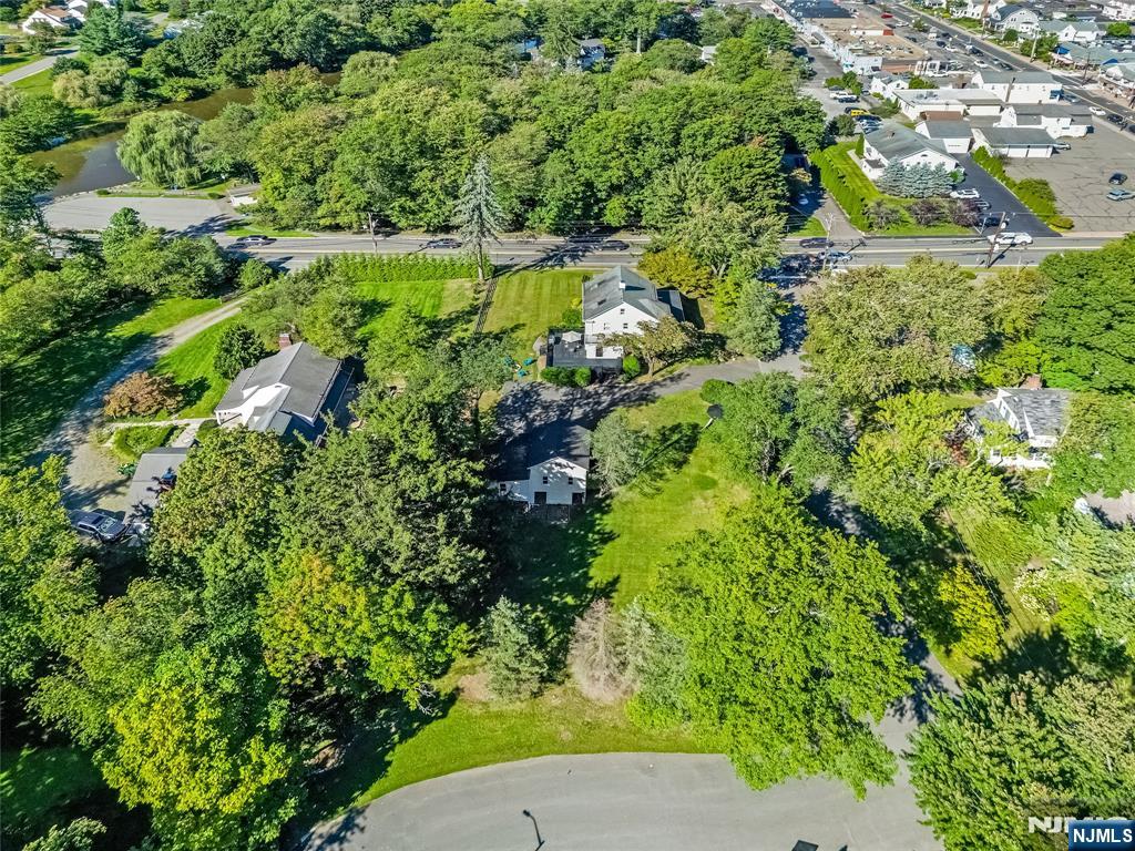 414 Franklin Avenue Property Photo 42