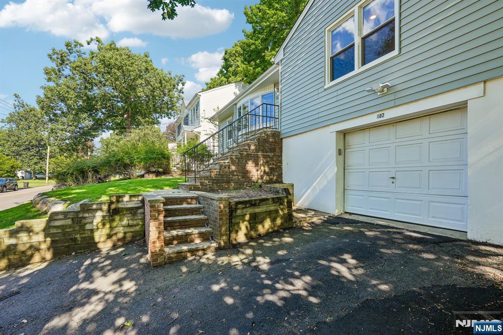 102 Hiawatha Boulevard Property Photo 3