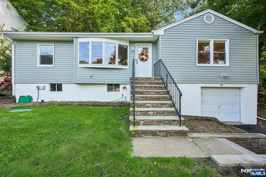 102 Hiawatha Boulevard Property Photo 6