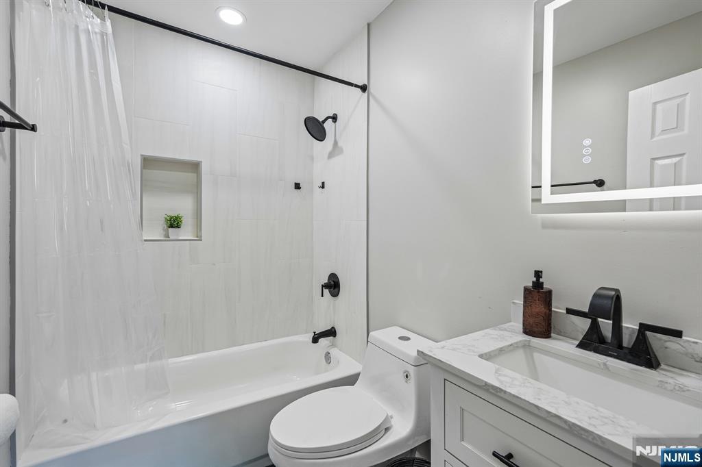102 Hiawatha Boulevard Property Photo 31