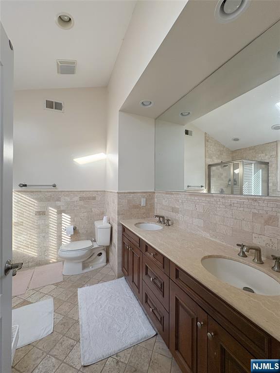 253 Columbia Avenue C0253 Property Photo 8