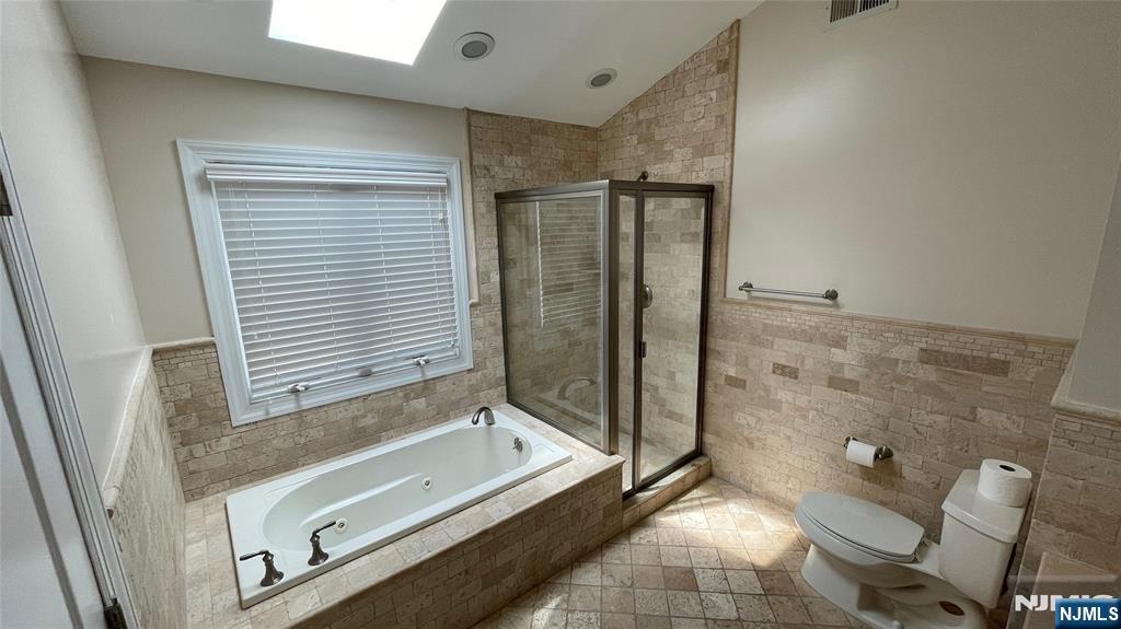 253 Columbia Avenue C0253 Property Photo 9