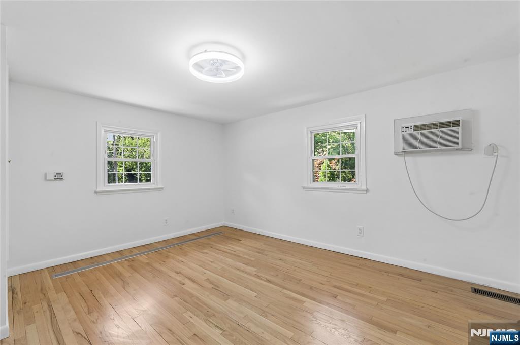 4 Marconi Street Property Photo 35